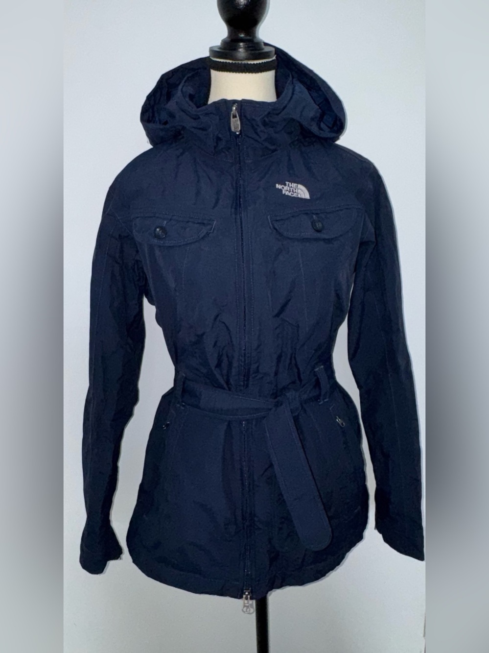 The North Face hyvent navy belted Jacket size Medium